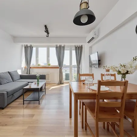 Cozy With Amazing View Of The By Renters * فروتسواف