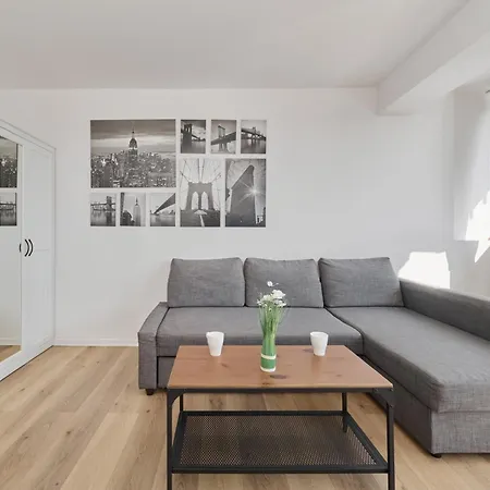 Cozy With Amazing View Of The By Renters アパート ヴロツワフ