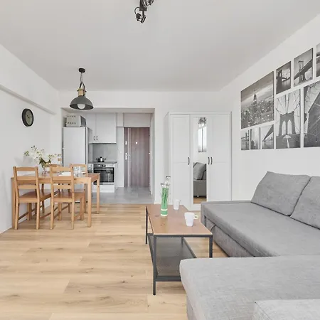 Cozy With Amazing View Of The By Renters ヴロツワフ